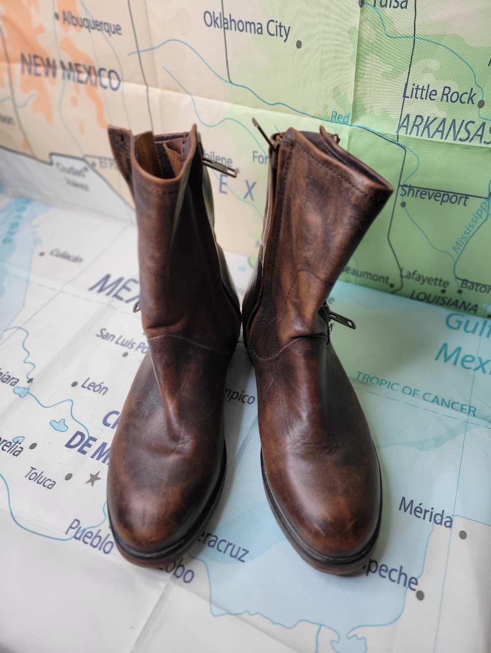 Distressed Brown Leather Moto Boots Zippers On Both Sides Size 8.5